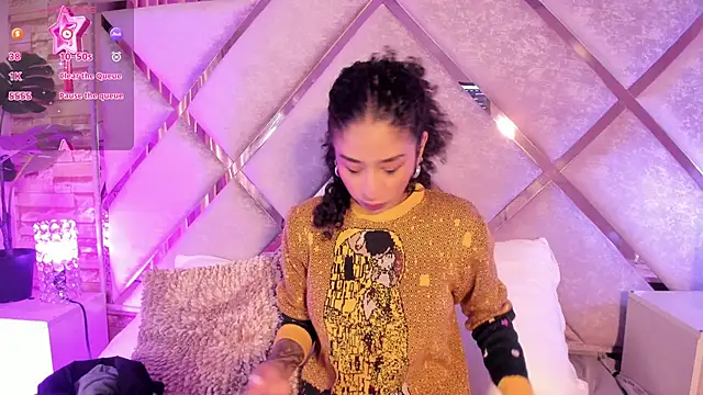  lanna jhonson  online show from 10-18-25, 12:35