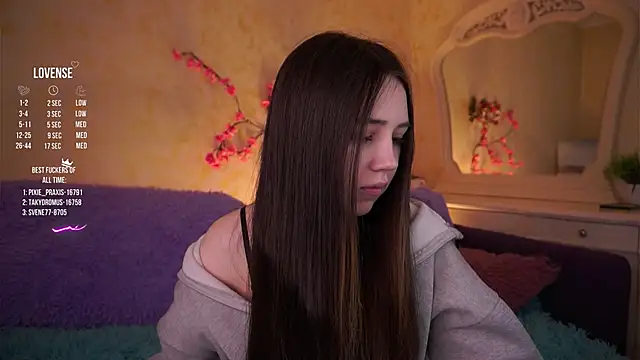 GillianDowdey online show from 05-09-26, 03:12