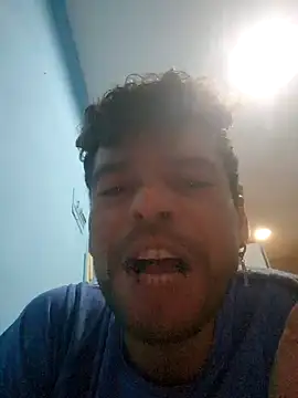 Snapshot of BombomNutela36 chatting on 01-20-25, 08:18 BombomNutela36 online show from 01-20-25, 08:18