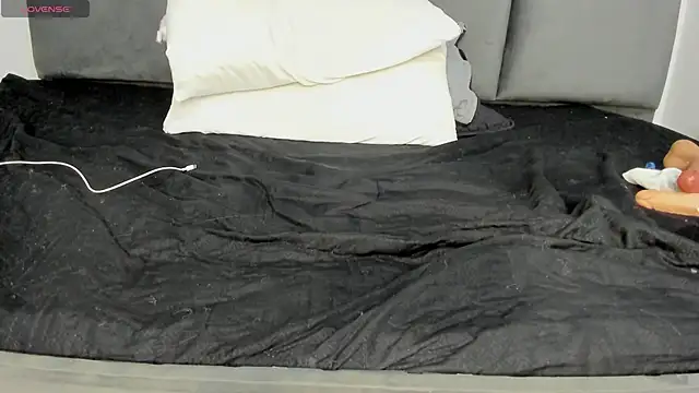 Snapshot of Lizz_Luna chatting on 02-26-25, 02:57 Lizz Luna online show from 02-26-25, 02:57