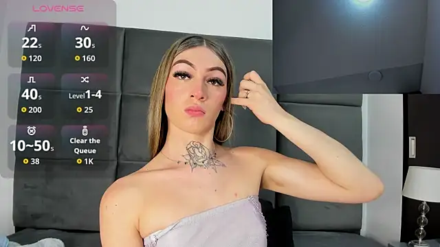 Snapshot of Lizz_Luna chatting on 09-09-25, 02:16 Lizz Luna online show from 09-09-25, 02:16