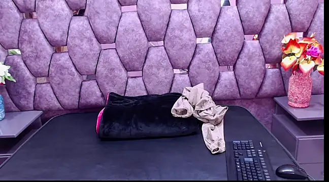 EmilyyEvans  online show from 12-06-24, 04:38