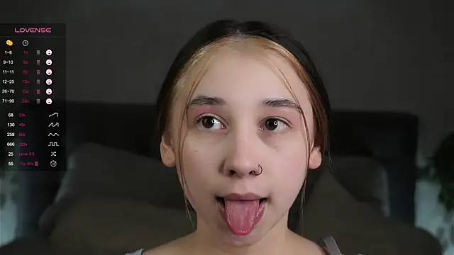 AislyEmbury online show from 02-26-25, 02:04