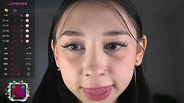 AislyEmbury online show from 10-26-25, 05:35