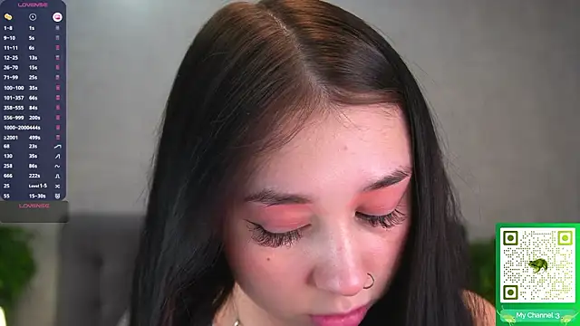 AislyEmbury online show from 01-18-26, 04:49