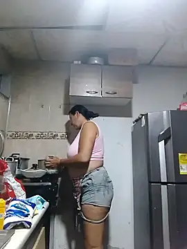 Snapshot of lupita_2023 chatting on 12-04-24, 01:25 lupita 2023 online show from 12-04-24, 01:25