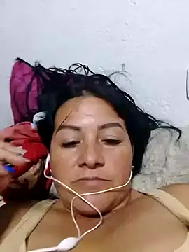 Snapshot of lupita_2023 chatting on 12-15-24, 10:58 lupita 2023 online show from 12-15-24, 10:58