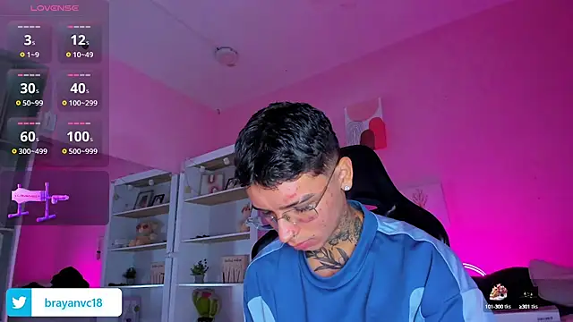 Snapshot of Ian_Castillo_ chatting on 09-24-25, 11:13 Ian Castillo online show from 09-24-25, 11:13