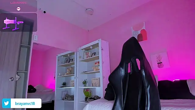 Snapshot of Ian_Castillo_ chatting on 09-29-25, 11:15 Ian Castillo online show from 09-29-25, 11:15