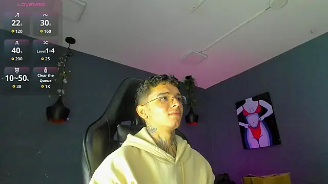 Snapshot of Ian_Castillo_ chatting on 09-30-25, 11:26 Ian Castillo online show from 09-30-25, 11:26