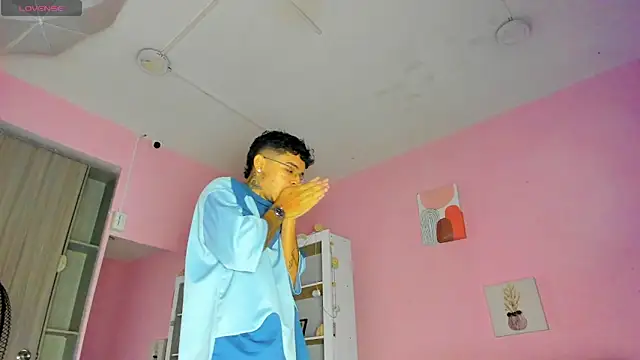 Snapshot of Ian_Castillo_ chatting on 11-04-25, 11:09 Ian Castillo online show from 11-04-25, 11:09