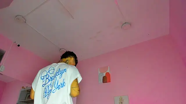 Snapshot of Ian_Castillo_ chatting on 11-06-25, 11:11 Ian Castillo online show from 11-06-25, 11:11