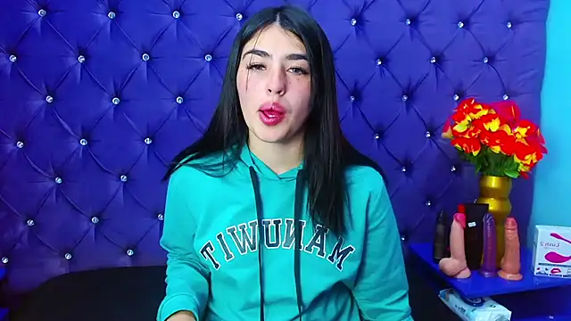 Mia Charlothe online show from 01-22-25, 03:09