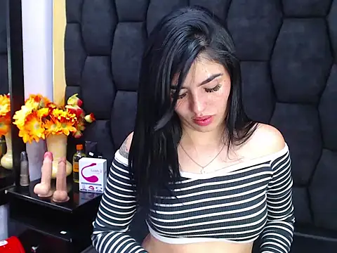 Mia Charlothe online show from 02-13-25, 07:52