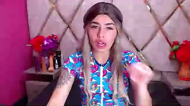 Mia Charlothe online show from 03-07-25, 09:18