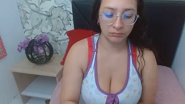 sarax ximena online show from 06-18-26, 06:57