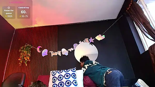 Snapshot of Aaron_Jassell1 chatting on 10-22-25, 02:28 Aaron Jassell1 online show from 10-22-25, 02:28