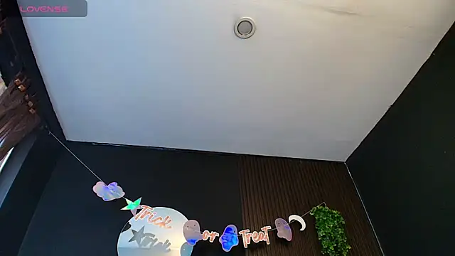 Snapshot of Aaron_Jassell1 chatting on 10-29-25, 01:13 Aaron Jassell1 online show from 10-29-25, 01:13