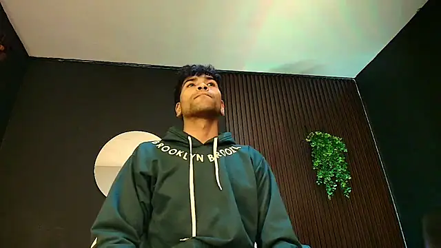 Snapshot of Aaron_Jassell1 chatting on 11-15-25, 02:53 Aaron Jassell1 online show from 11-15-25, 02:53