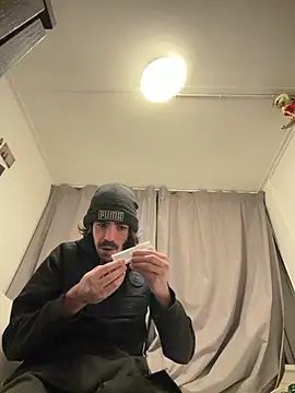 wolfwhite95 online show from 11-07-25, 12:32