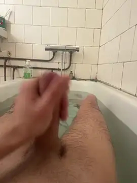 Snapshot of wolfwhite95 chatting on 02-19-26, 10:44 wolfwhite95 online show from 02-19-26, 10:44