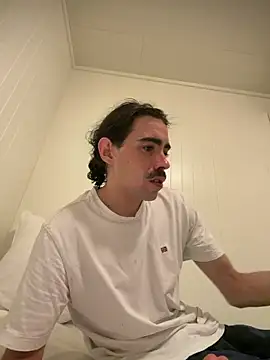 Snapshot of wolfwhite95 chatting on 02-26-26, 11:59 wolfwhite95 online show from 02-26-26, 11:59