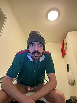 Snapshot of wolfwhite95 chatting on 03-21-26, 01:43 wolfwhite95 online show from 03-21-26, 01:43