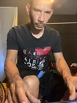 Snapshot of Chico_Bellaco chatting on 09-14-25, 01:32 Chico Bellaco online show from 09-14-25, 01:32