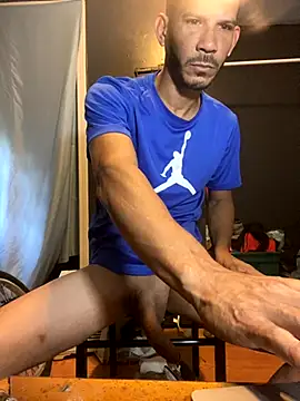 Snapshot of Chico_Bellaco chatting on 09-26-25, 02:32 Chico Bellaco online show from 09-26-25, 02:32