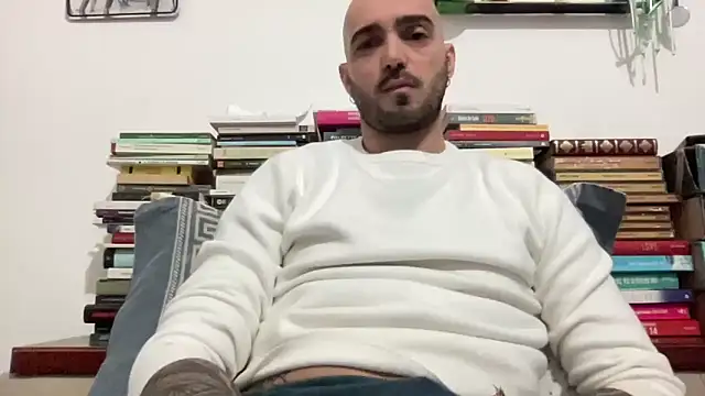 Snapshot of alessandromori91 chatting on 03-27-26, 10:20 alessandromori91 online show from 03-27-26, 10:20