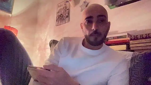 Snapshot of alessandromori91 chatting on 03-29-26, 01:05 alessandromori91 online show from 03-29-26, 01:05