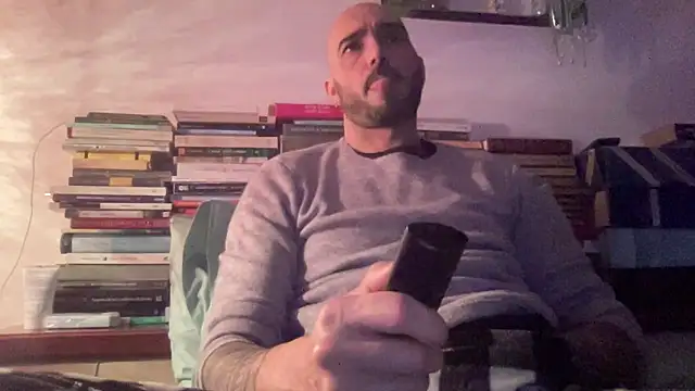 Snapshot of alessandromori91 chatting on 04-01-26, 07:00 alessandromori91 online show from 04-01-26, 07:00