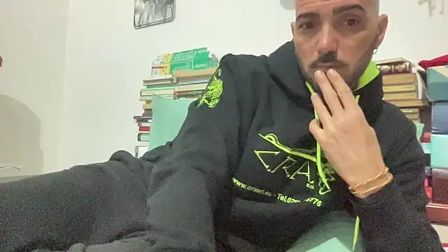 alessandromori91 online show from 05-10-26, 06:46