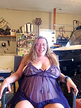 MsShelby40 online show from 09-10-25, 10:10