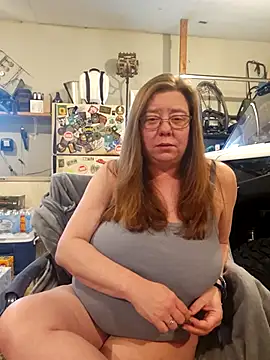 Snapshot of MsShelby40 chatting on 02-22-26, 09:24 MsShelby40 online show from 02-22-26, 09:24