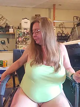 Snapshot of MsShelby40 chatting on 07-21-26, 10:12 MsShelby40 online show from 07-21-26, 10:12