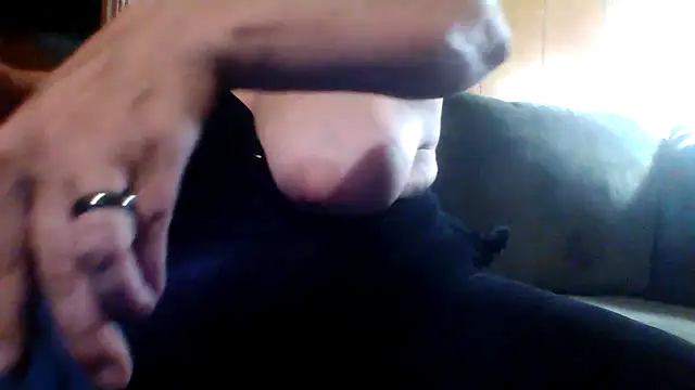 Snapshot of Big-Tits-McGee chatting on 08-08-26, 04:36 Big-Tits-McGee online show from 08-08-26, 04:36