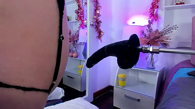 Jenifer Diaz online show from 12-23-24, 04:39