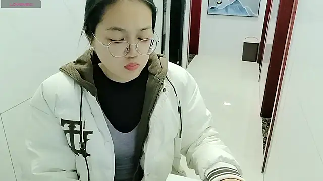luoxuwen online show from 12-05-24, 03:04