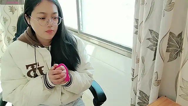luoxuwen online show from 12-28-24, 03:58