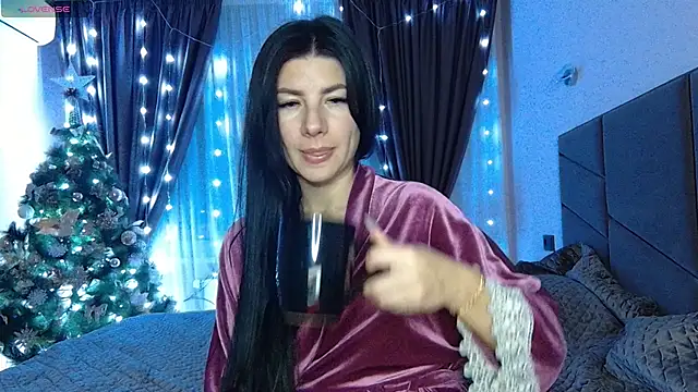 Snapshot of NessyStar chatting on 12-27-24, 10:37 NessyStar online show from 12-27-24, 10:37