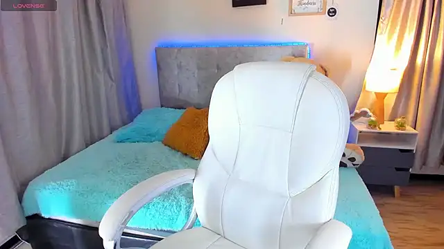 valentina jonnes1 online show from 12-18-24, 12:32