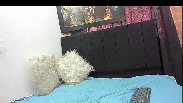 Snapshot of Evaaross_2345 chatting on 02-12-25, 02:54 Evaaross 2345 online show from 02-12-25, 02:54
