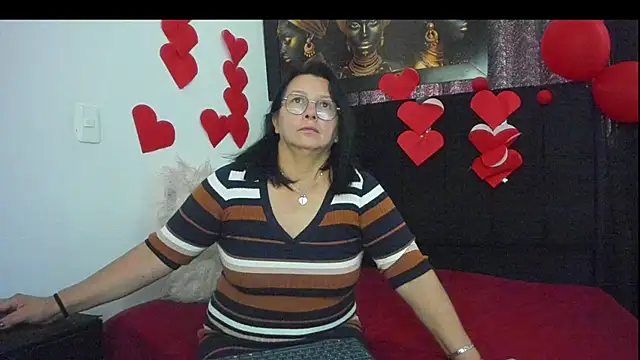 Snapshot of Evaaross_2345 chatting on 02-18-25, 12:28 Evaaross 2345 online show from 02-18-25, 12:28