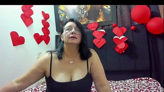 Snapshot of Evaaross_2345 chatting on 02-19-25, 08:20 Evaaross 2345 online show from 02-19-25, 08:20