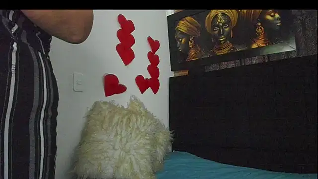 Snapshot of Evaaross_2345 chatting on 02-24-25, 12:37 Evaaross 2345 online show from 02-24-25, 12:37