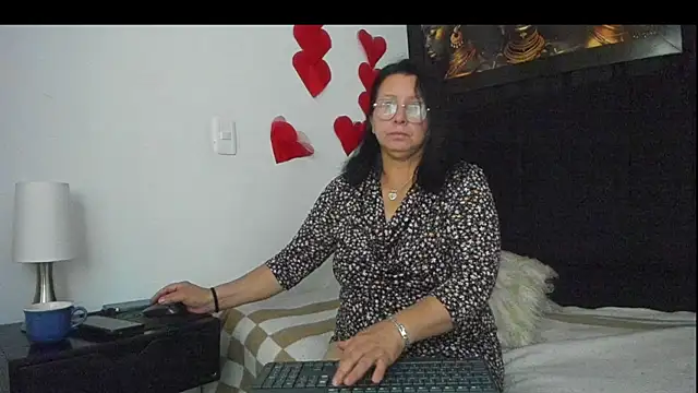 Snapshot of Evaaross_2345 chatting on 03-05-25, 10:55 Evaaross 2345 online show from 03-05-25, 10:55