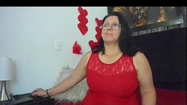 Snapshot of Evaaross_2345 chatting on 03-06-25, 07:43 Evaaross 2345 online show from 03-06-25, 07:43