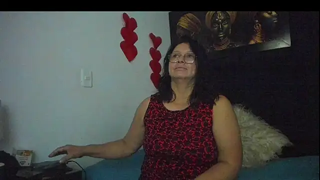Snapshot of Evaaross_2345 chatting on 03-19-25, 10:33 Evaaross 2345 online show from 03-19-25, 10:33