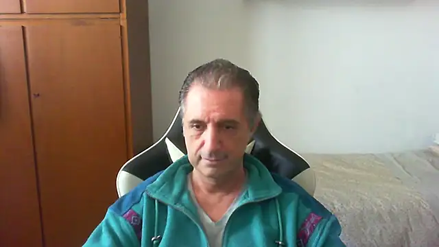 lliuk70mi online show from 04-26-26, 12:14